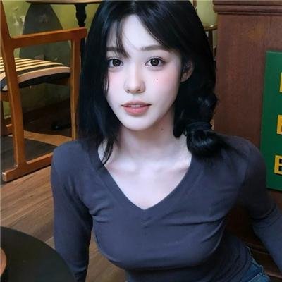 他从火光中走来